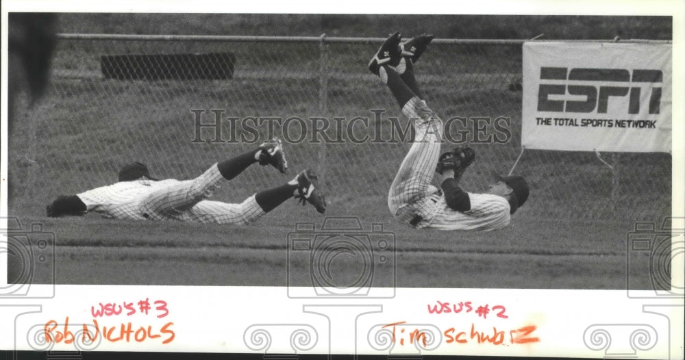 1989 Press Photo Washington State&#39;s Rob Nichols and Tim Schwarz vie for baseball- Historic Images