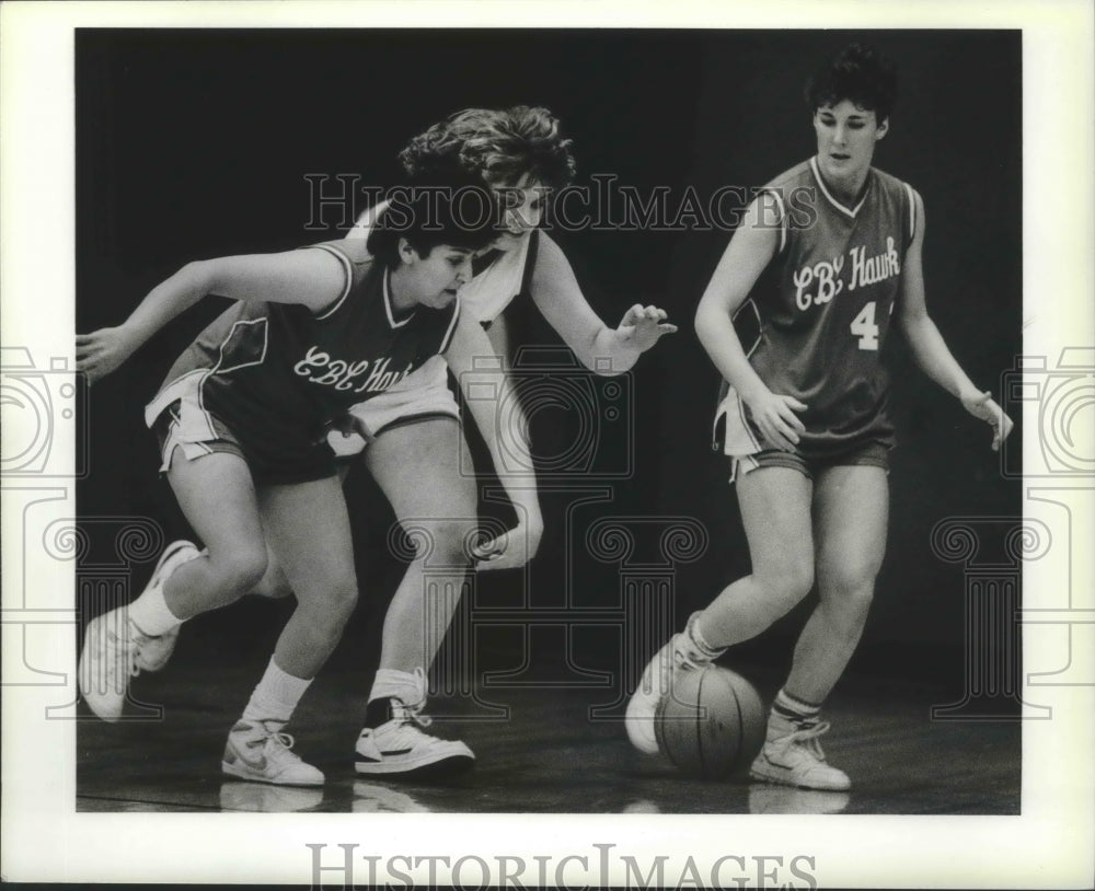 1988 Press Photo Community Colleges of Spokane player in basketball action- Historic Images