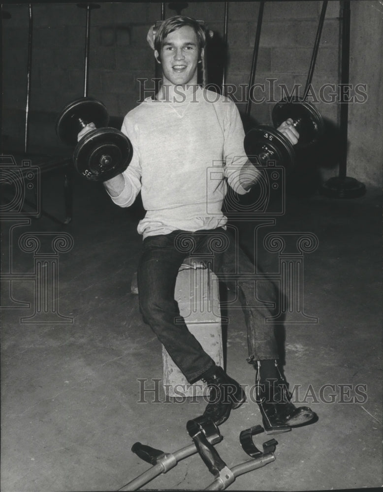 1970 Press Photo John Rees, wrestler, lifting weights- Historic Images