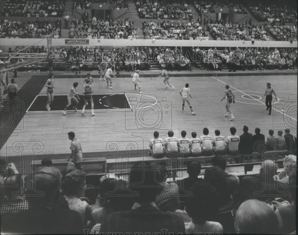 1972 Press Photo Coliseum B tournament basketball between Waterville and Wilbur- Historic Images