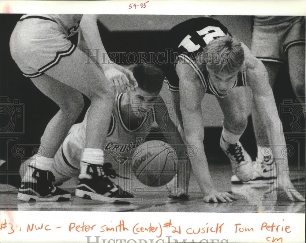 1990 Press Photo Peter Smith & Tom Petrie in high school basketball action- Historic Images
