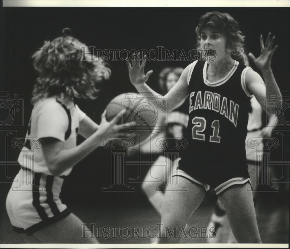 1981 Press Photo High School Basketballers Jan Trupke and Theresa Bantain- Historic Images