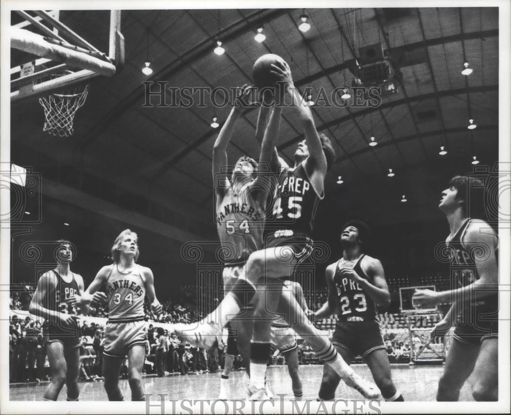 1982 Press Photo Gonzaga Prep takes on a Greater Spokane League basketball team- Historic Images