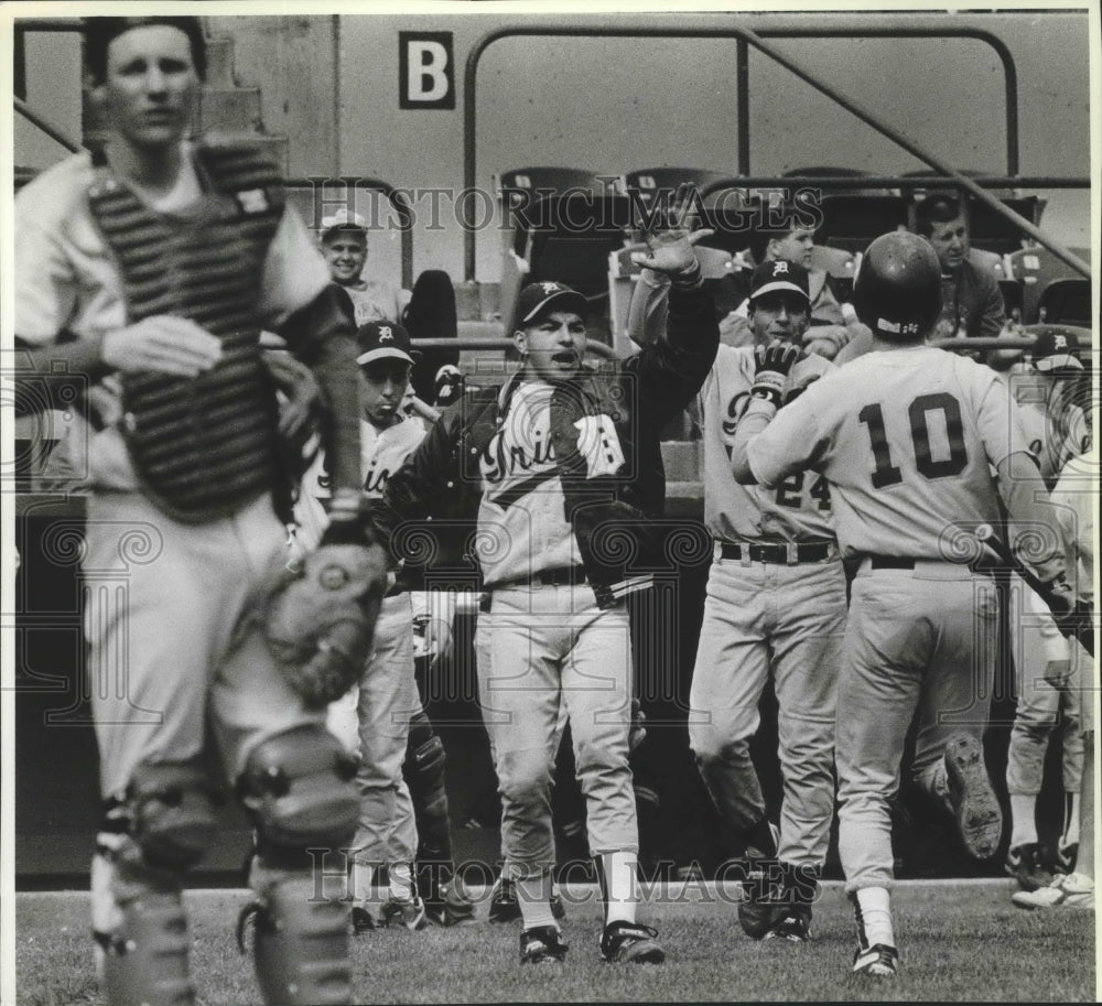 1991 Press Photo Baseball-High School DeSales players celebrate a great inning- Historic Images