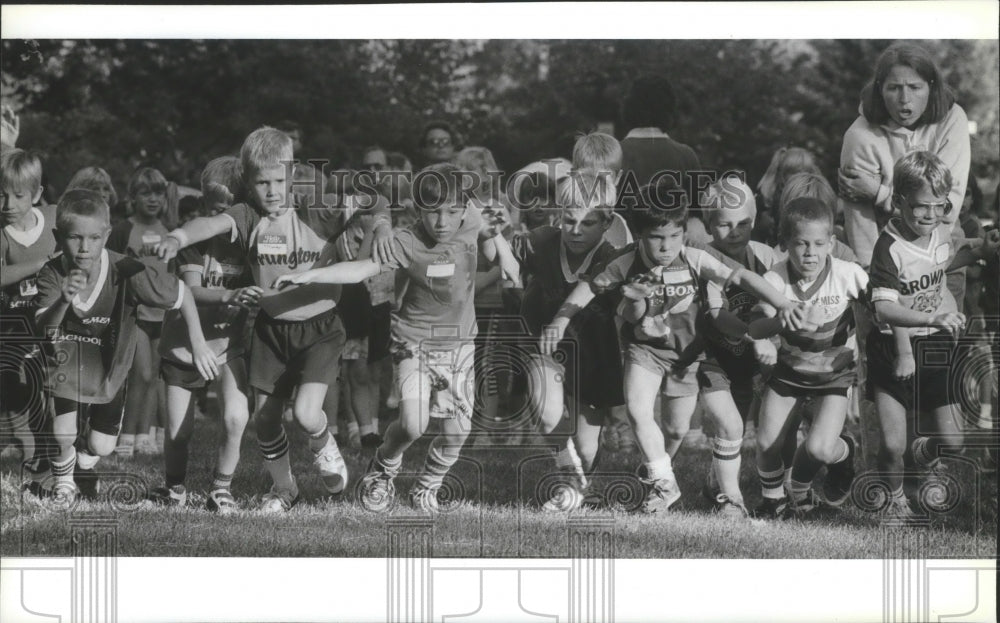 1989 Press Photo All-City Elementary Cross-Country Runners At Comstock Park- Historic Images