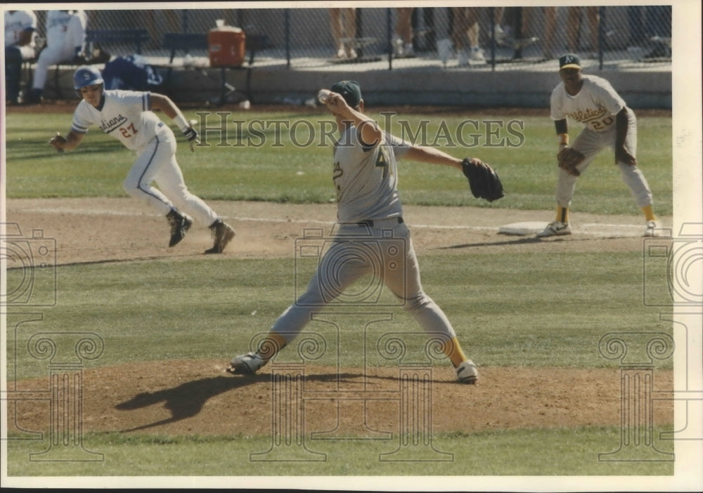 1993 Press Photo Indians Baseball Chris West and A&#39;s pitcher Derek Manning- Historic Images