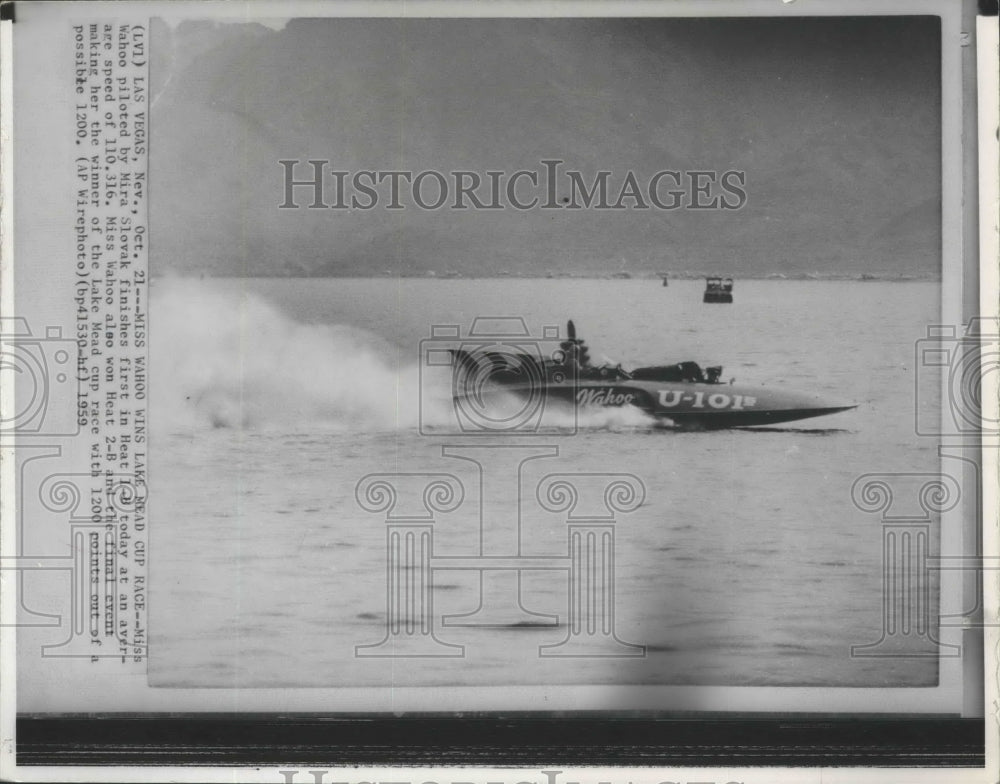 1959 Press Photo Race Boat Miss Wahoo piloted by Mira Slovak finishes first- Historic Images