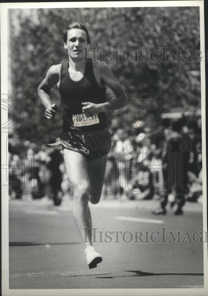 1980 Press Photo Mark Anderson, Bloomsday race winner, runs with determination- Historic Images