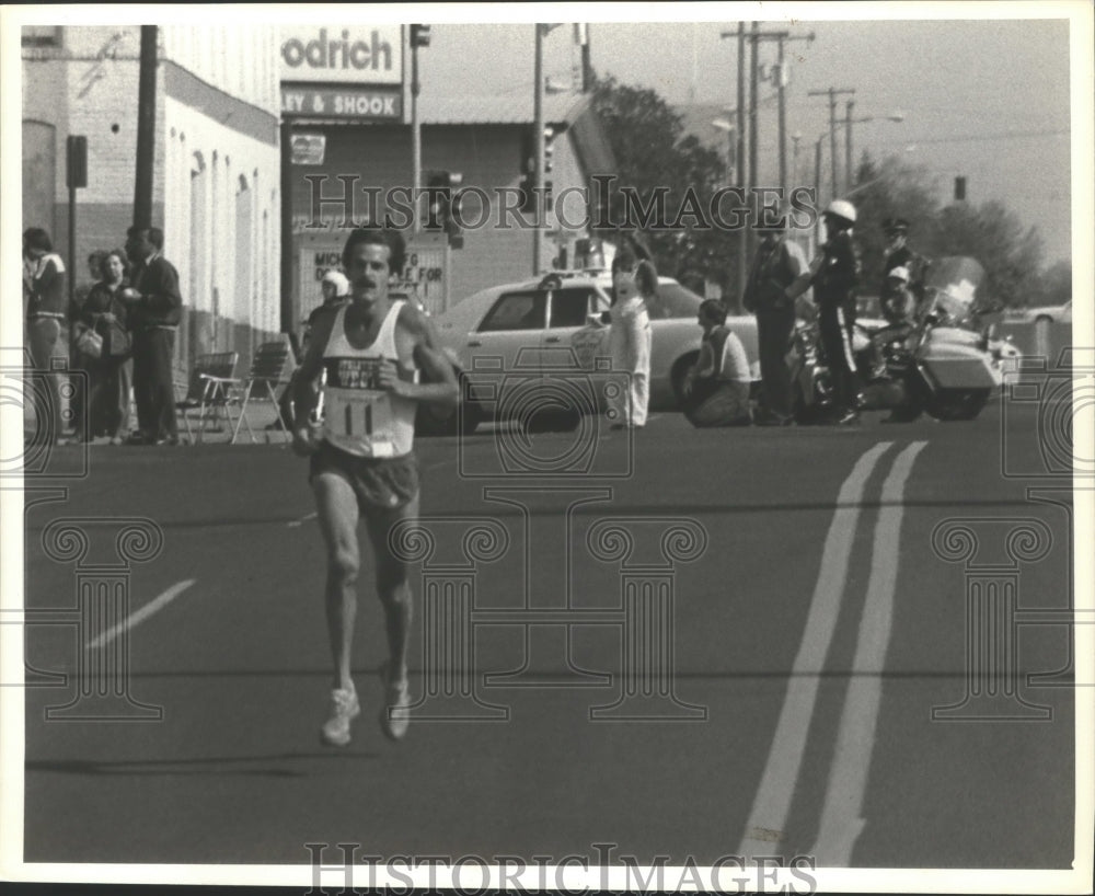 1980 Press Photo Bloomsday Men&#39;s Winner Duncan Macdonald Running - sps20241- Historic Images