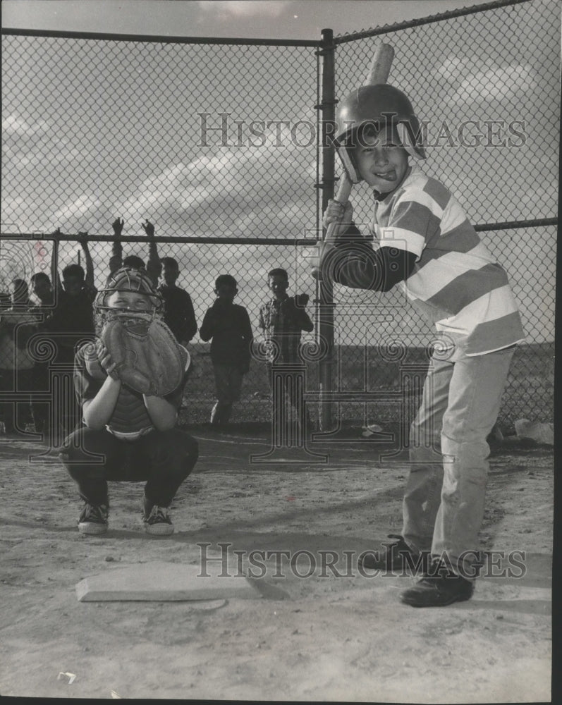 1967 Press Photo Pee Wee Baseball Batter Mike Whitton Gets Ready - sps20552- Historic Images