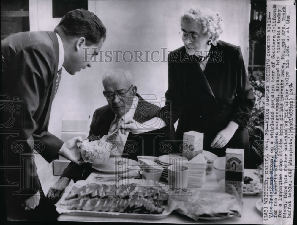 1954 Press Photo Vice President Nixon eating lunch with his parents at Whittier- Historic Images