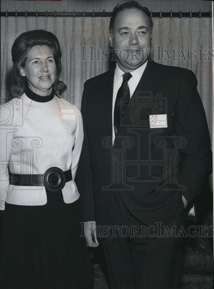 1972 Press Photo Mr. and Mrs. harry Magnuson were spotted together at an event- Historic Images