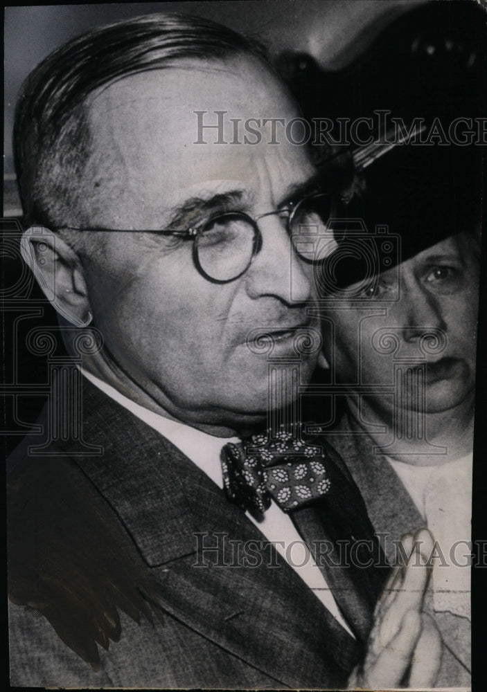 1945 Press Photo President Truman with wife, Bess - spw10531- Historic Images