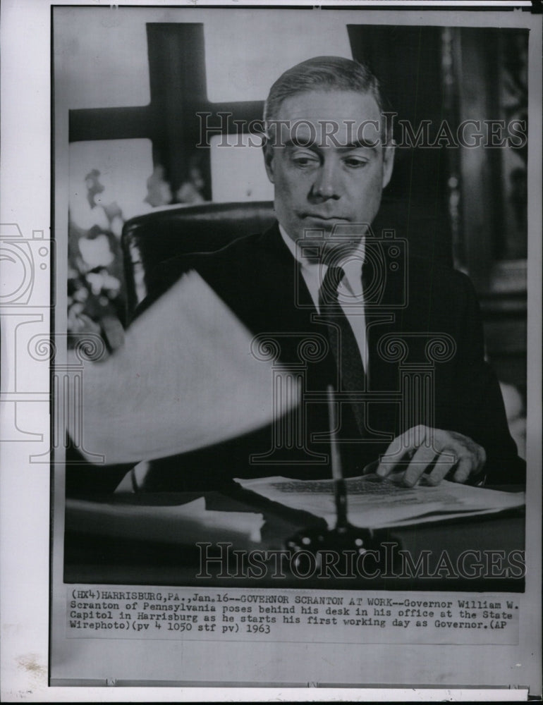 1963 Press Photo Pennsylvania Governor William Scranton at his office- Historic Images