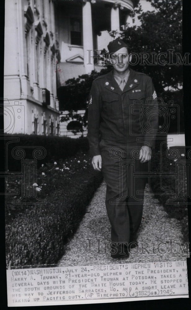 1945 Press Photo Pres. Truman&#39;s nephew Harry A. Truman visited the White House- Historic Images