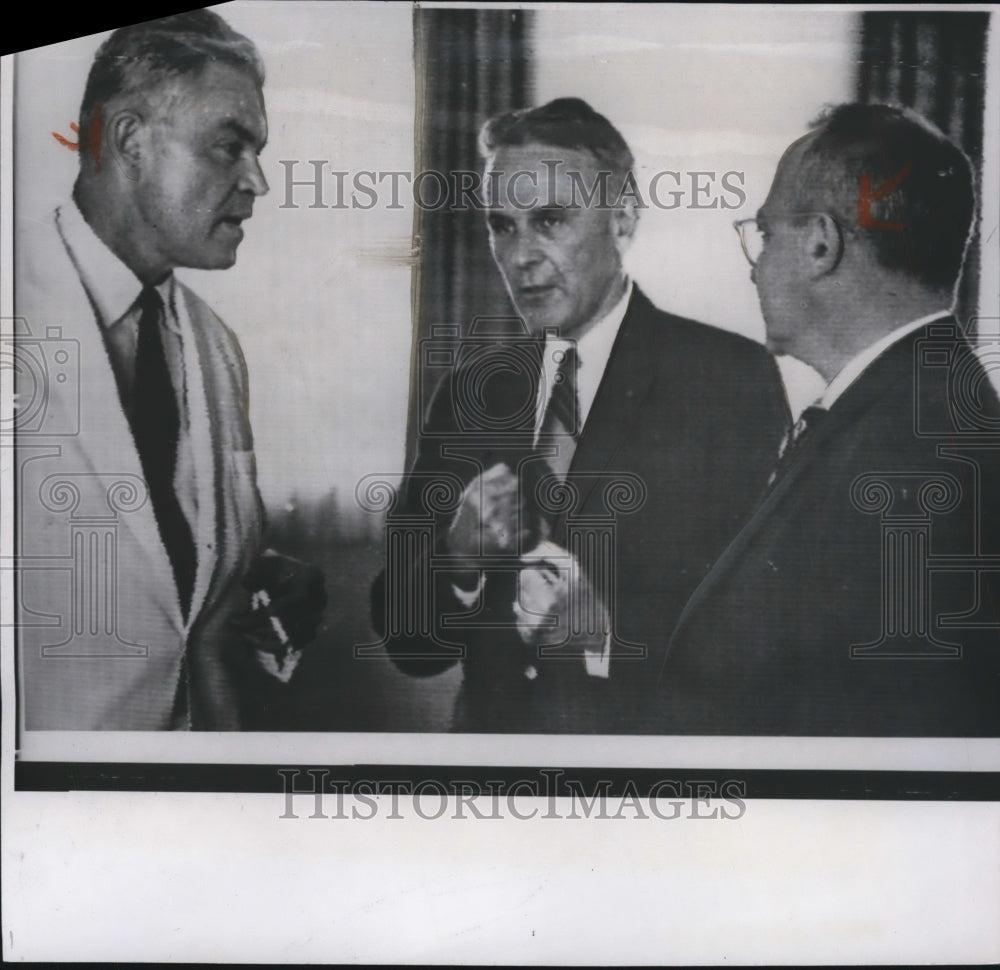 1961 Press Photo Gen. Maxwell D. Taylor with Frederick Nolting, and Walt Rostow- Historic Images