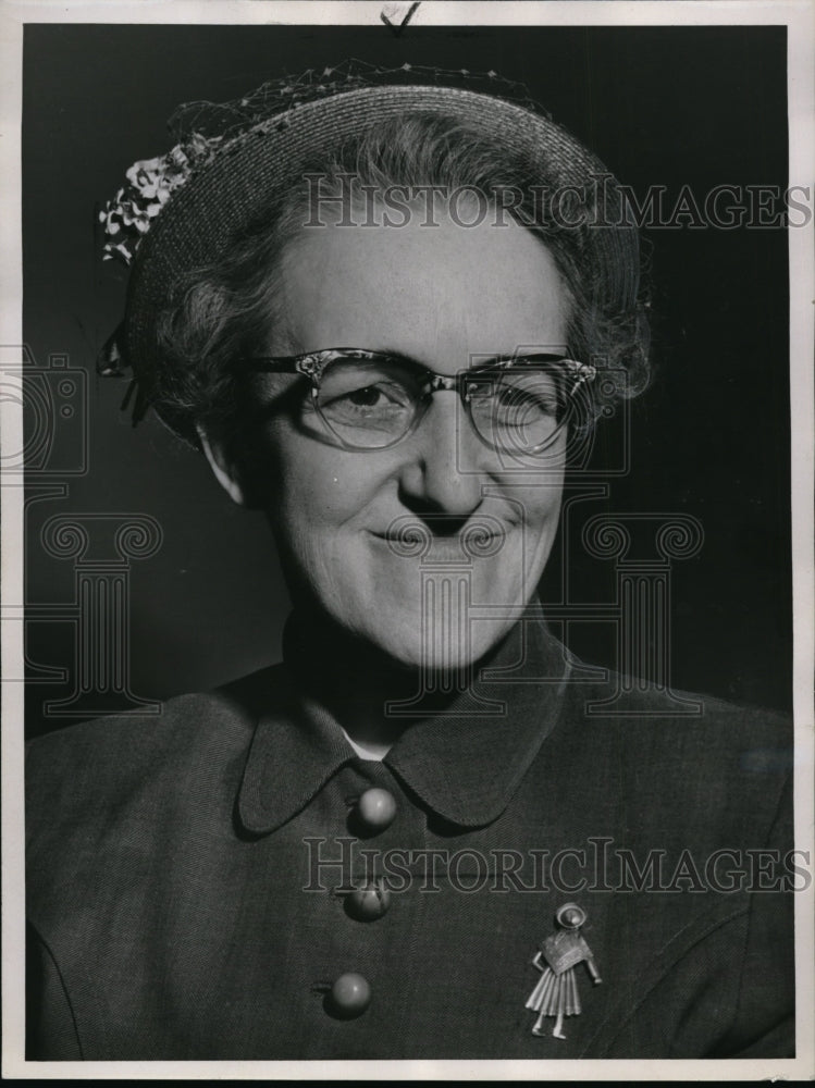 1953 Press Photo Dr M Irene Grieve Spokane choice Woman of Achievement award- Historic Images