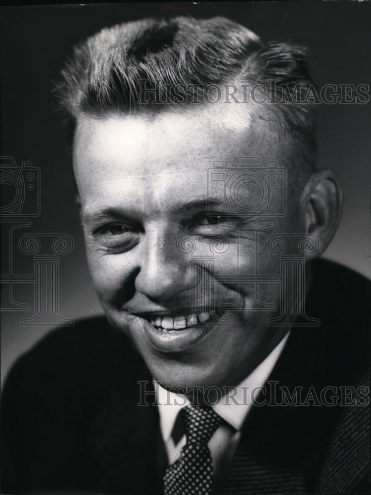 1957 Press Photo Steve Belko abroad the Coast conference basketball bandwagon- Historic Images