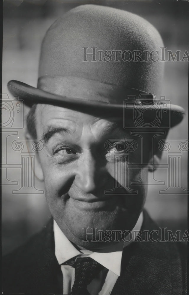 1945 Press Photo Barry Fitzgerald, Film and Television Actor - spx20339- Historic Images