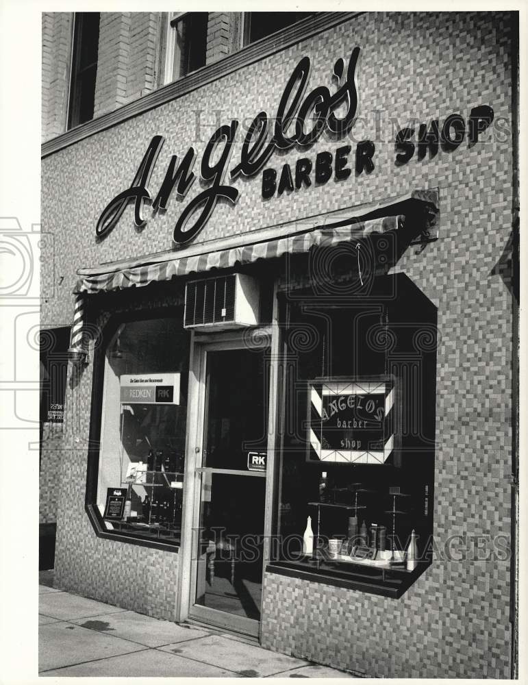 1990 Press Photo Exterior of Angelos Barber Shop on Main Street in Northampton- Historic Images