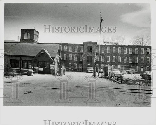 1982 Press Photo General view outside the Arnold Print Works in Pittsfield- Historic Images