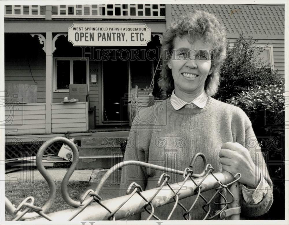 1988 Press Photo Diane Theobald Crowell, Director at Open Pantry, Massachusetts- Historic Images