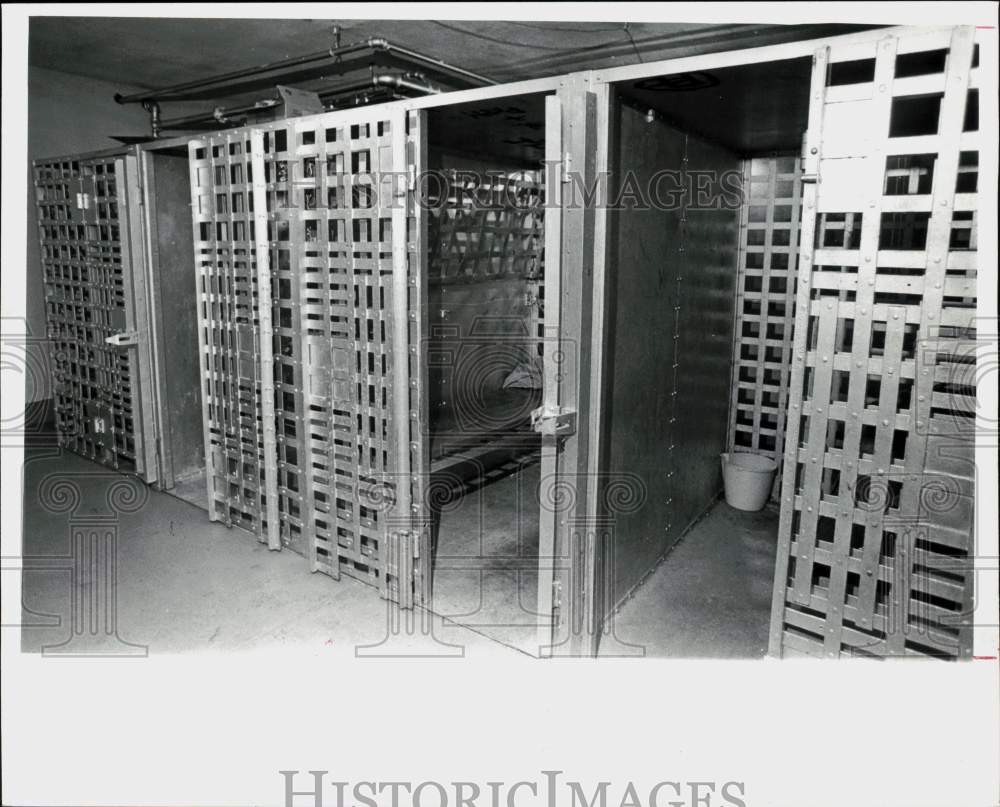 1982 Press Photo Cells in Orange, Massachusetts Police Department - sra17697- Historic Images