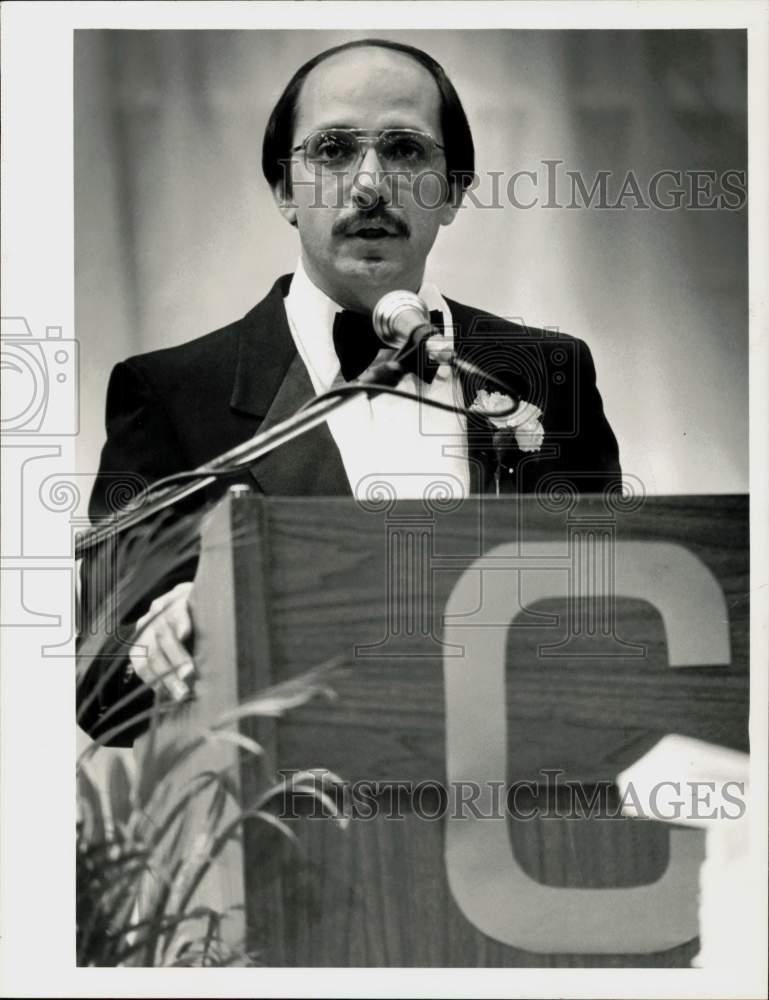 1984 Press Photo Ray DiPasquale gives speech at Classical Graduation.- Historic Images