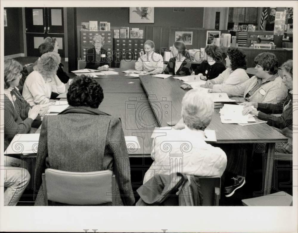 1990 Press Photo School of Choice meeting at Jackson Street School, Northampton.- Historic Images