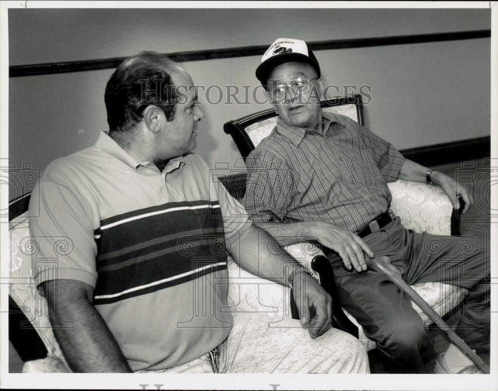 1990 Press Photo Sam D&#39;Angelis and Tom Grimaldi visit in Longmeadow.- Historic Images