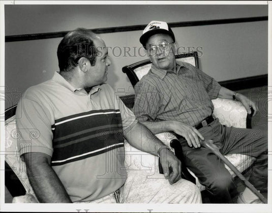 1990 Press Photo Sam D'Angelis and Tom Grimaldi visit in Longmeadow.- Historic Images
