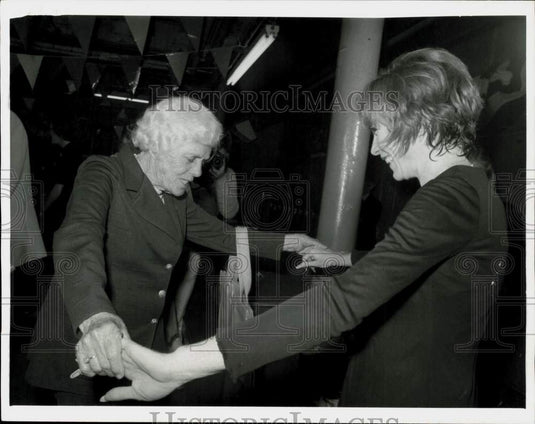 1976 Press Photo Lillian Carter & Actress Shirley MacLaine at Palace Theater, NY- Historic Images