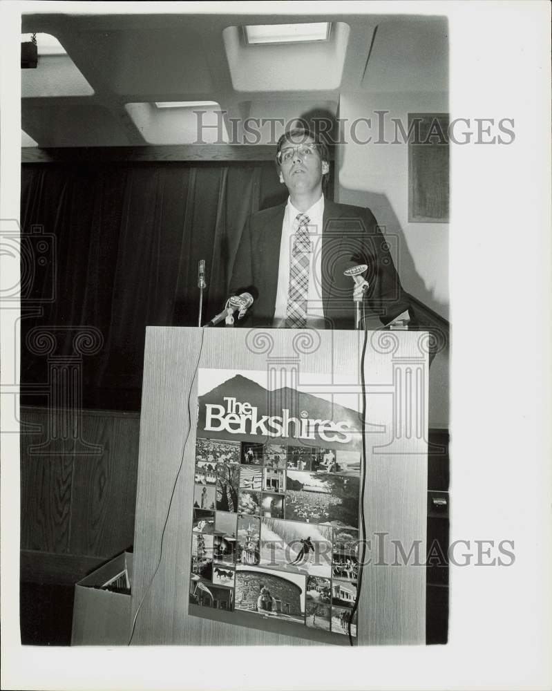 1983 Press Photo State Senator Peter Webber, Republican, in Great Barrington- Historic Images