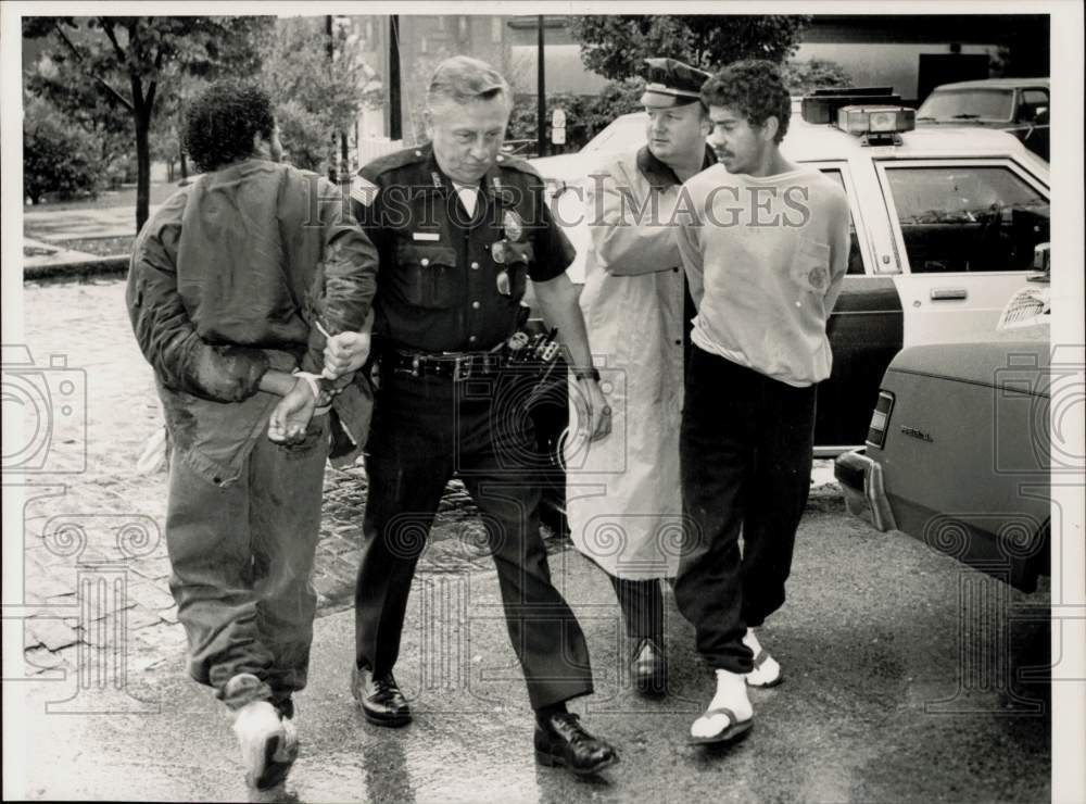 1989 Press Photo Holyoke Patrolman Robert Kotfila makes drug arrests, MA- Historic Images