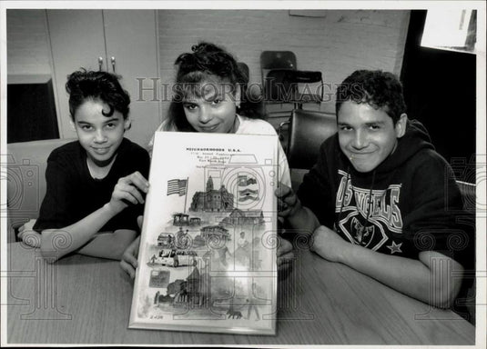 1990 Press Photo Aracelli Morales and students win Peer Counseling award, MA- Historic Images