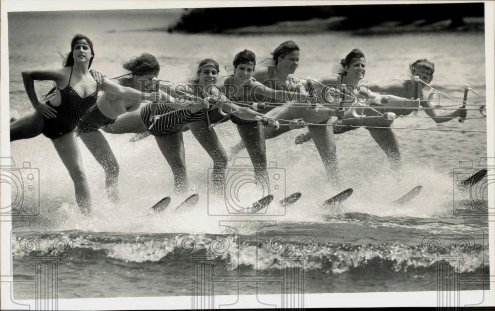 1985 Press Photo Oxbow Waterski Club Rehearsal in Northampton, Massachusetts- Historic Images