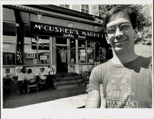 Press Photo Owner Mike McCluaker outside McClusker's Market, Shelbourne Falls- Historic Images