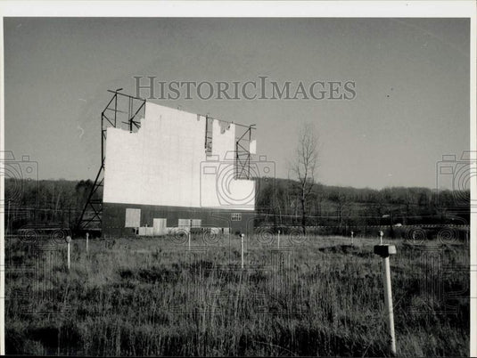 1988 Press Photo View of Lanesboro Drive-In movie on Route 7. - sra33536- Historic Images