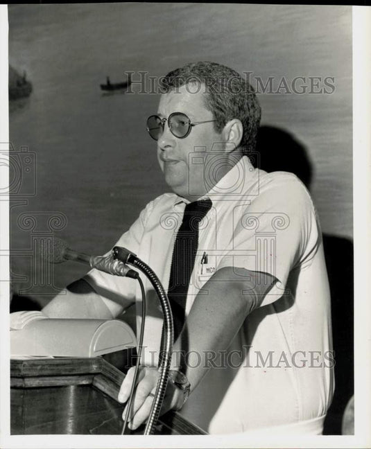 1983 Press Photo Holyoke Alderman Michael Mannix speaks at Event - sra34771- Historic Images