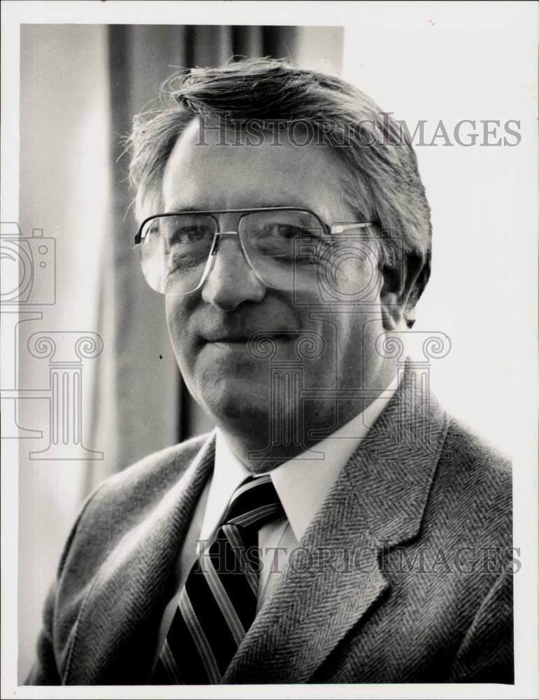 1984 Press Photo Carlo Marchetti, exec. director of Springfield Central Business- Historic Images