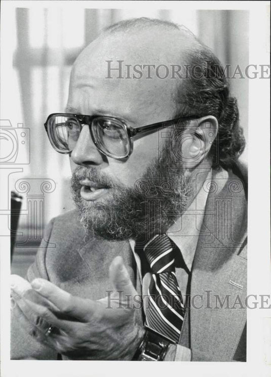 1978 Press Photo Jerry Goodman holds press conference at Security National Bank.- Historic Images