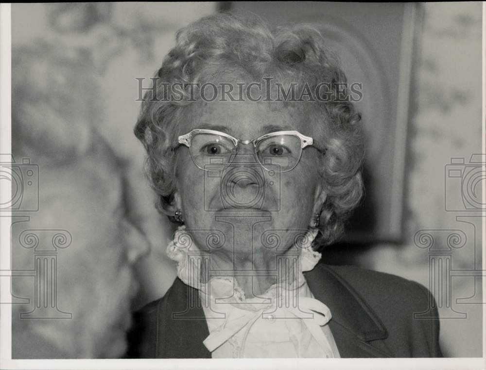 1990 Press Photo Helen Lister, Curator at Belchertown Museum in Massachusetts- Historic Images