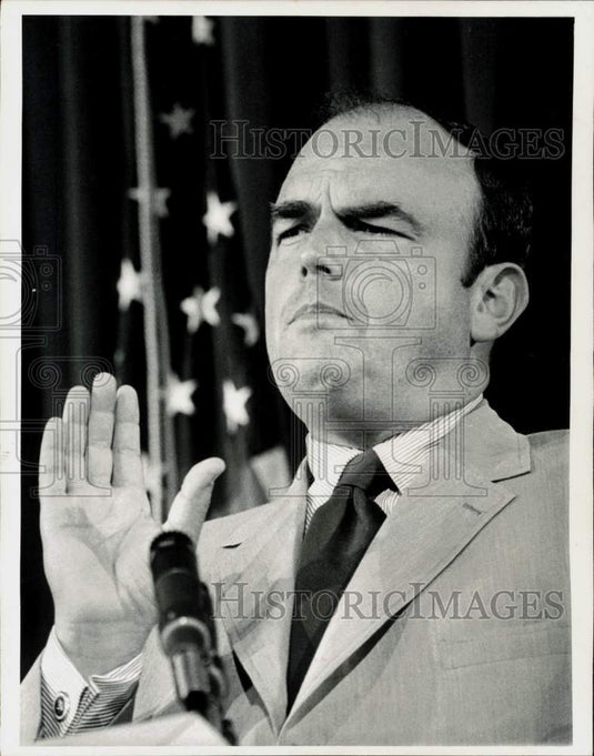 1972 Press Photo John D. Ehrlichman Tells Press No Tax Increases, Washington, DC- Historic Images