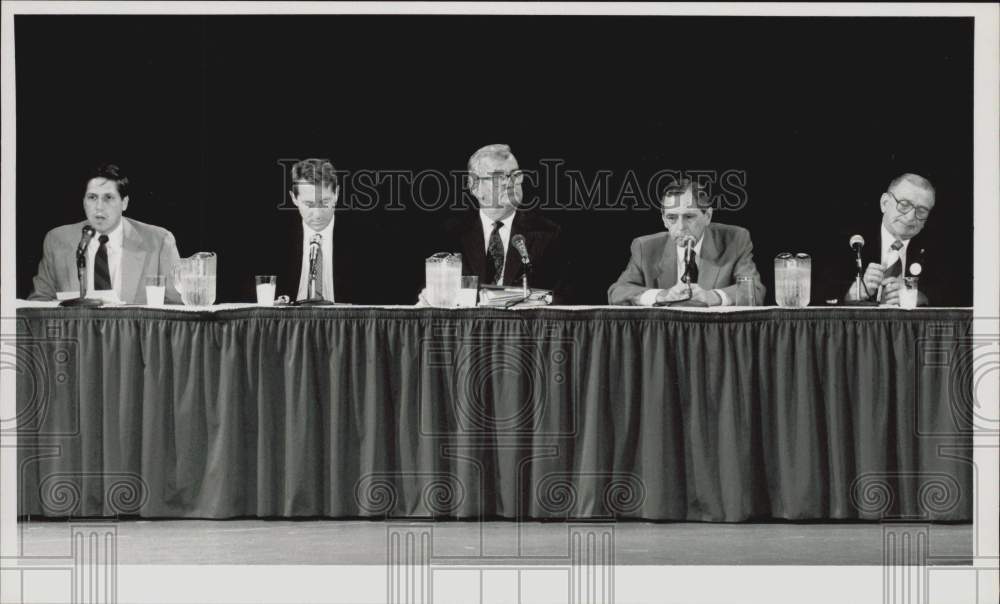 1990 Press Photo AIC College candidates at forum at Sprague Hall, Springfield.- Historic Images