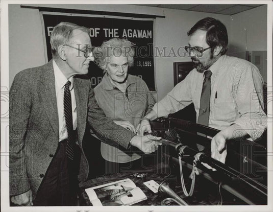 1989 Press Photo Councilor Phillip Girard with Emile Grenier & Mary Sullivan.- Historic Images