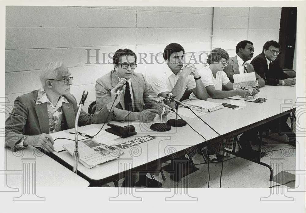 1980 Press Photo Members of panel for high school at Pine Point Community Center- Historic Images