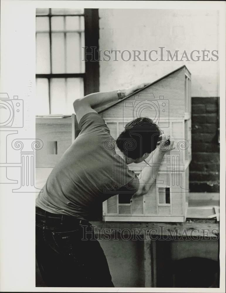 1984 Press Photo Work release inmate woodworking at Hampshire County Jail, MA- Historic Images