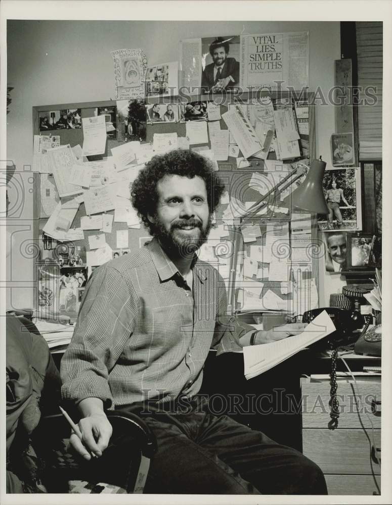 1987 Press Photo Science Writer Daniel Goleman, Williamsburg, Massachusetts- Historic Images