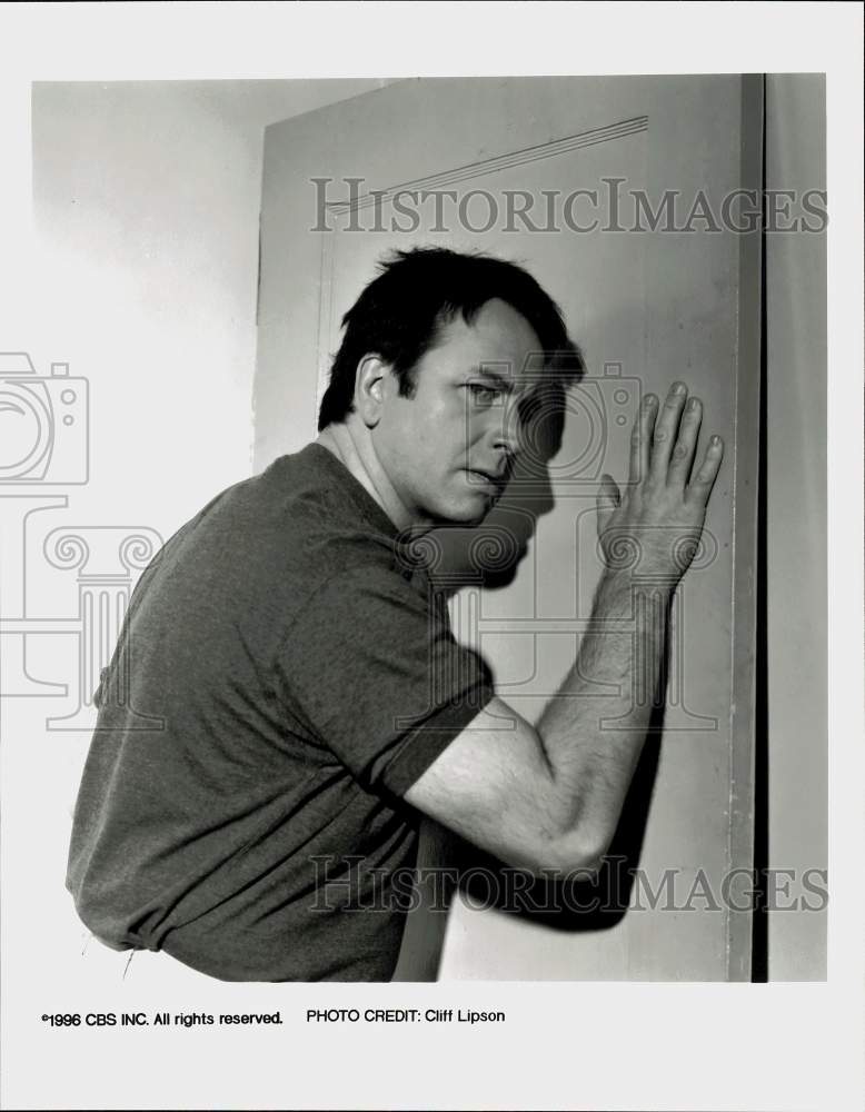 1996 Press Photo John Ritter in a scene from "Unforgivable," on CBS Television.