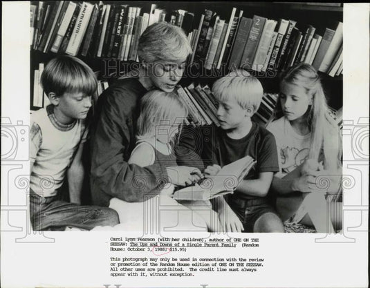 1988 Press Photo Author Carol Lynn Pearson with Her Children - srp02931